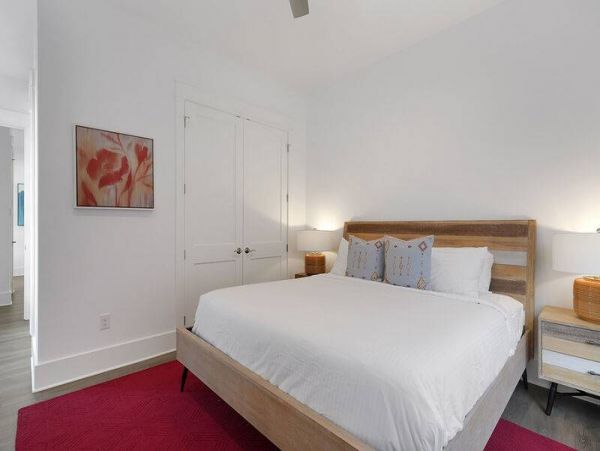 Perfect Coastal Getaway with 9 Bedrooms & Short Walk to Beach