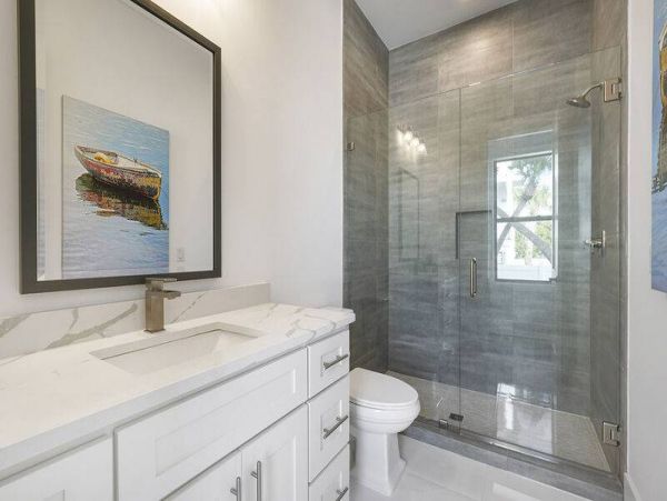 Perfect Coastal Getaway with 9 Bedrooms & Short Walk to Beach