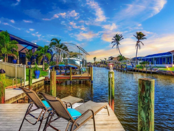 View Canal Home with 3 Bedroom in Cape Coral