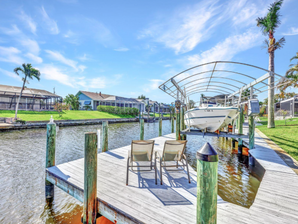 View Canal Home with 3 Bedroom in Cape Coral