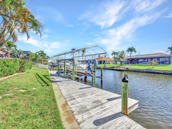 View Canal Home with 3 Bedroom in Cape Coral