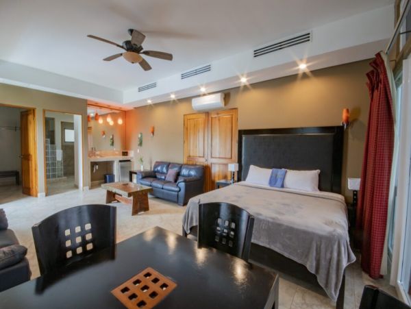 Jaco Beach Vacation Home with 17 Bedrooms and Pool