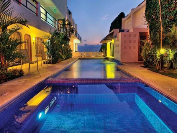 Jaco Beach Vacation Home with 17 Bedrooms and Pool