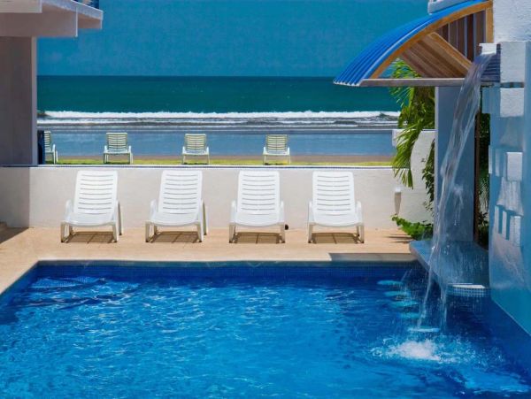 Jaco Beach Vacation Home with 17 Bedrooms and Pool