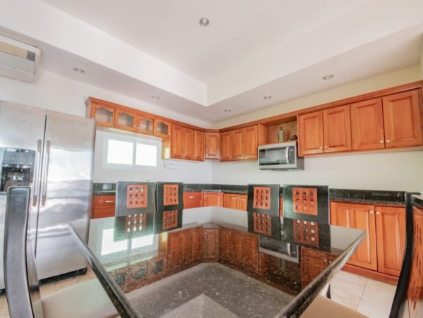 Jaco Beach Vacation Home with 17 Bedrooms and Pool
