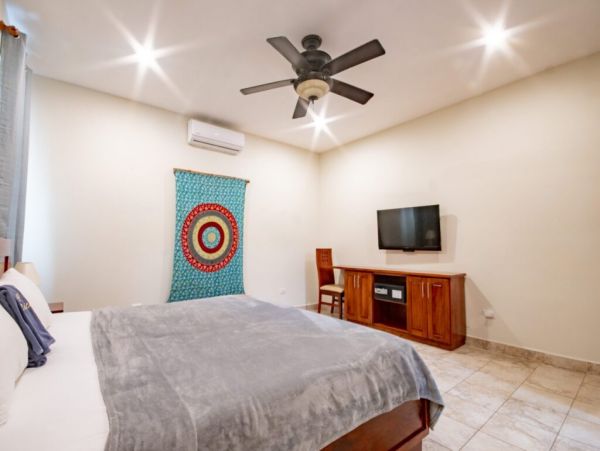 Jaco Beach Vacation Home with 17 Bedrooms and Pool