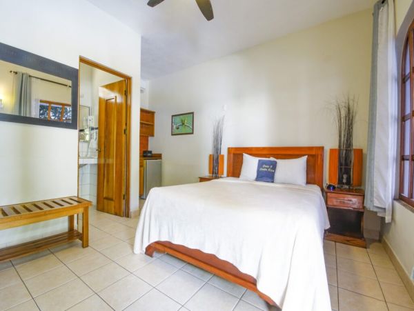 Jaco Beach Vacation Home with 17 Bedrooms and Pool