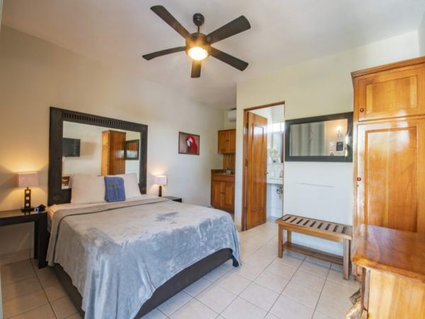Jaco Beach Vacation Home with 17 Bedrooms and Pool