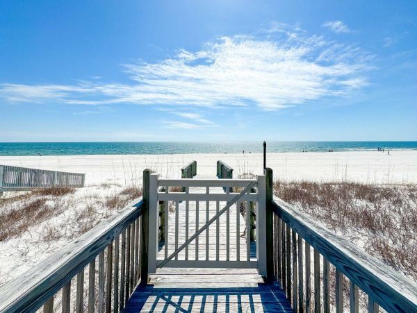 Gulf Shores Beachfront Eight Bedroom Vacation Home