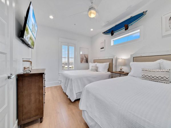 Gulf Shores Beachfront Eight Bedroom Vacation Home