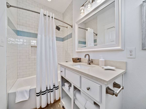 Gulf Shores Beachfront Eight Bedroom Vacation Home