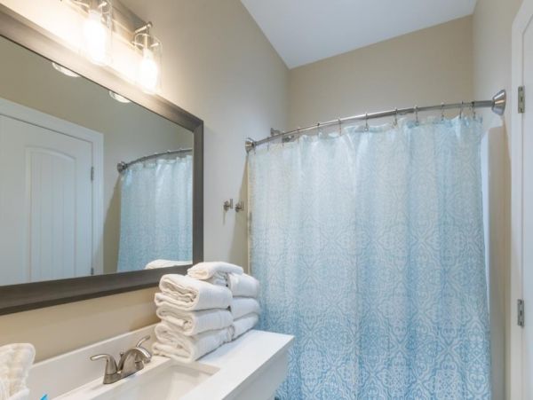 EIght Bedroom Vacation Rental Home in Gulf Shores