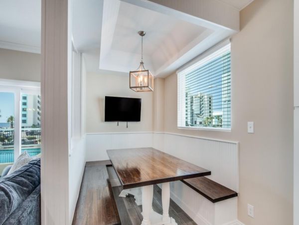 EIght Bedroom Vacation Rental Home in Gulf Shores