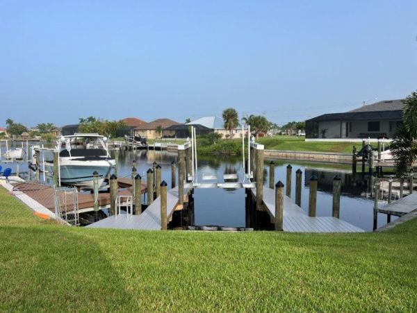 Cape Coral Vacation Four Bedroom Pool Home