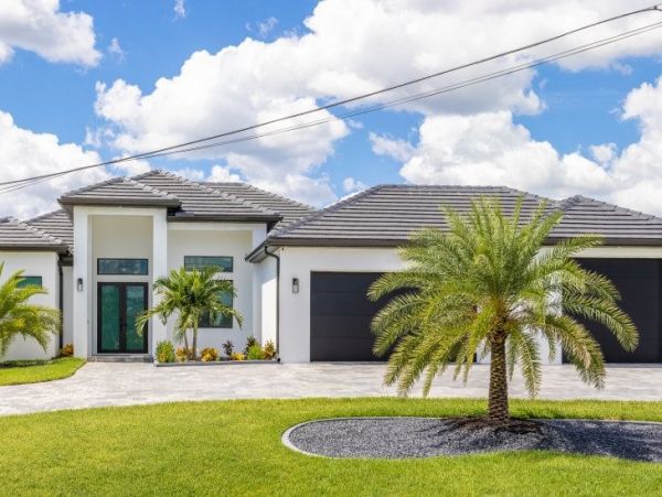 Cape Coral Vacation Four Bedroom Pool Home