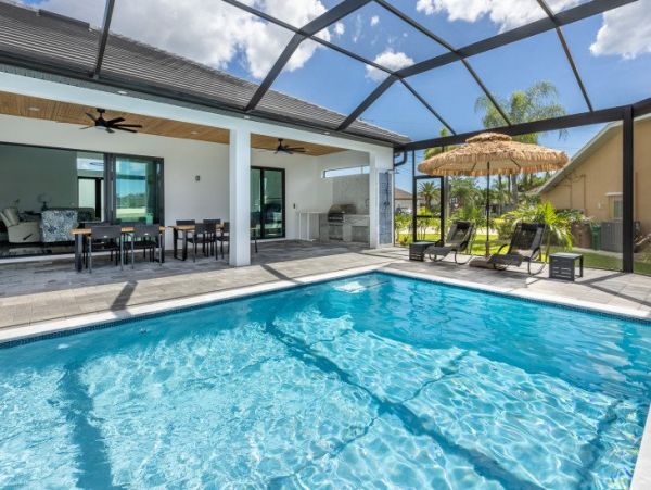 Cape Coral Vacation Four Bedroom Pool Home
