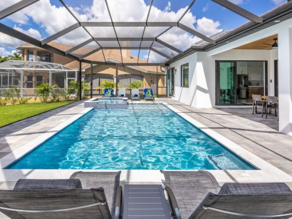 Cape Coral Vacation Four Bedroom Pool Home