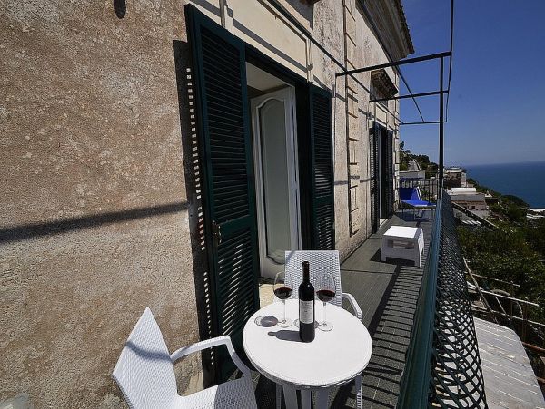Charming Praiano 3 Bedroom Vacation Rental Amazing Views