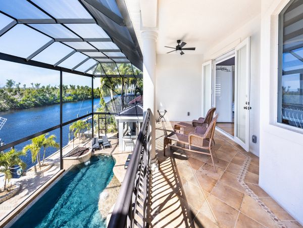 Gorgeous Views From this 5 Bedroom Vacation Home