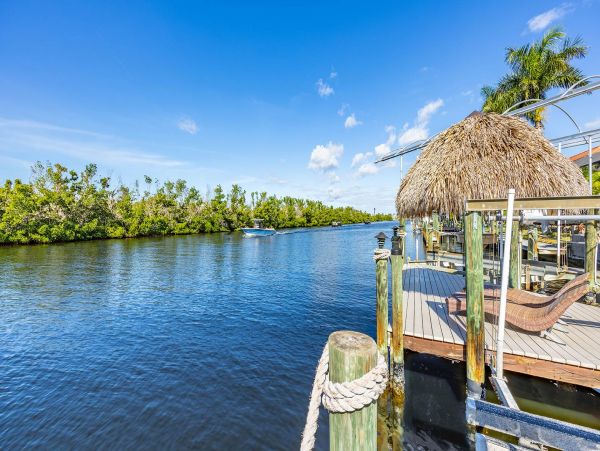Gorgeous Views From this 5 Bedroom Vacation Home