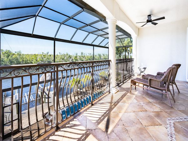Gorgeous Views From this 5 Bedroom Vacation Home