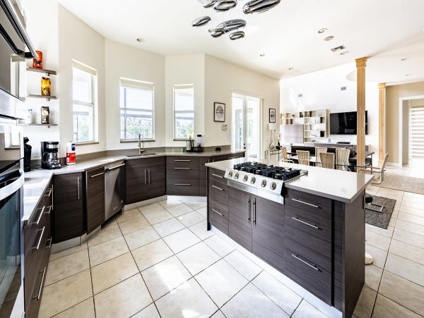 Gorgeous Views From this 5 Bedroom Vacation Home