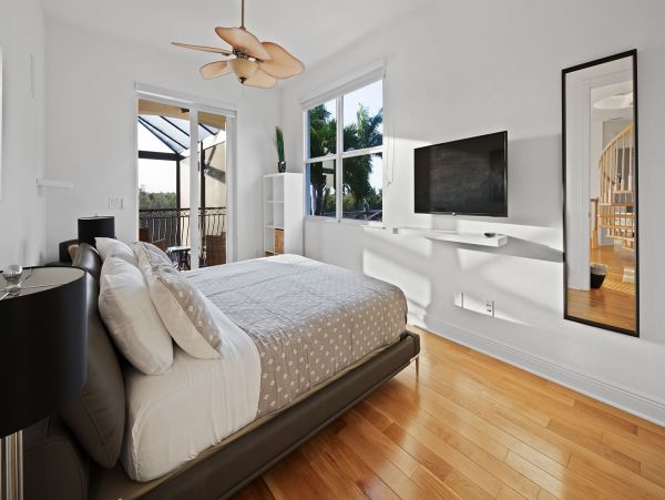 Gorgeous Views From this 5 Bedroom Vacation Home