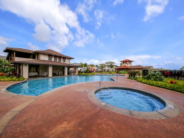 Garden Level Spacious Vacation Villa with 3 Bedrooms