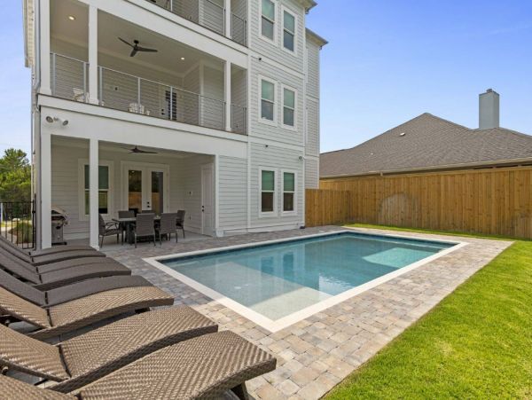 Santa Rosa Beach Vacation Home – Sleeps 36, Steps from 30A