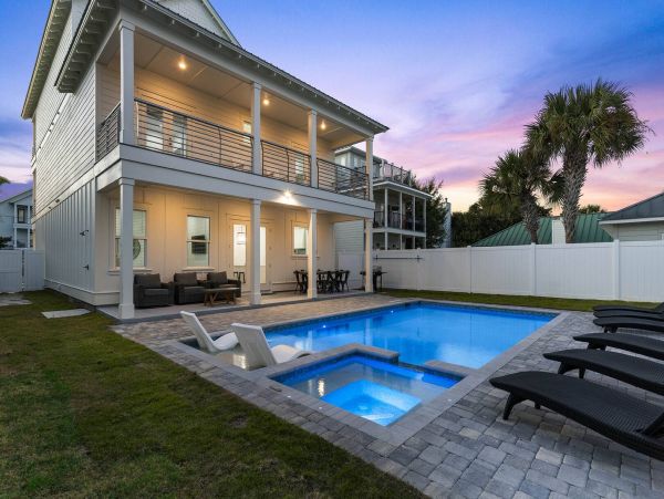 Destin Luxury Vacation Rental with 9 Bedroom and Pool