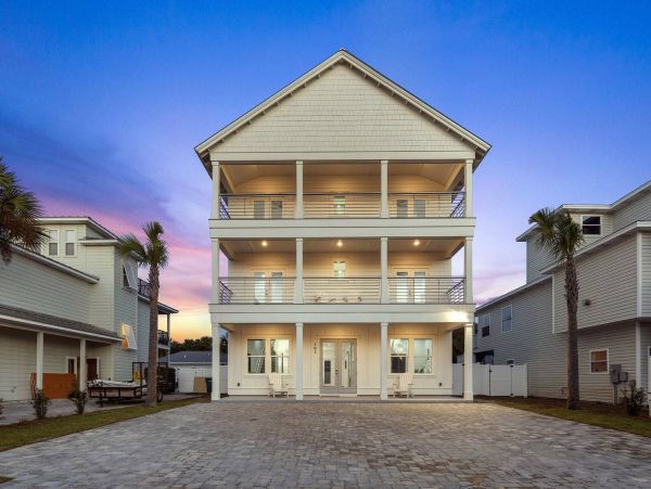 Destin Luxury Vacation Rental with 9 Bedroom and Pool