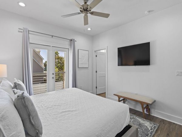 Destin Luxury Vacation Rental with 9 Bedroom and Pool