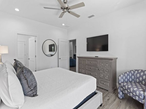 Destin Luxury Vacation Rental with 9 Bedroom and Pool