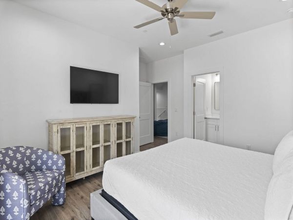 Destin Luxury Vacation Rental with 9 Bedroom and Pool