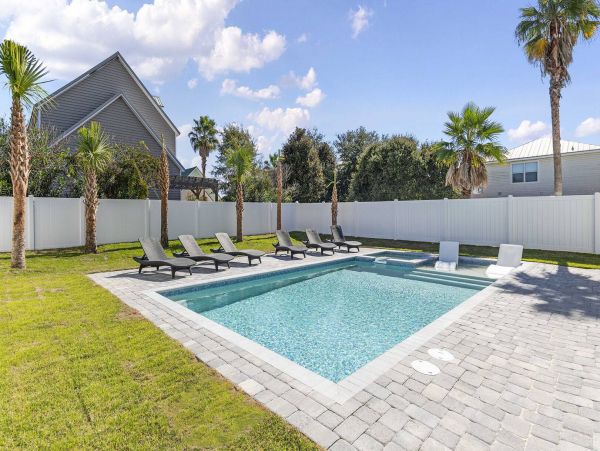 Destin Luxury Vacation Rental with 9 Bedroom and Pool