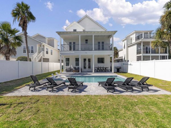 Destin Luxury Vacation Rental with 9 Bedroom and Pool