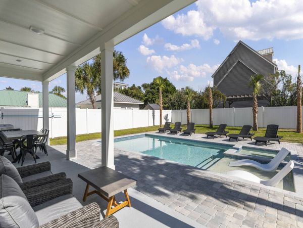 Destin Luxury Vacation Rental with 9 Bedroom and Pool