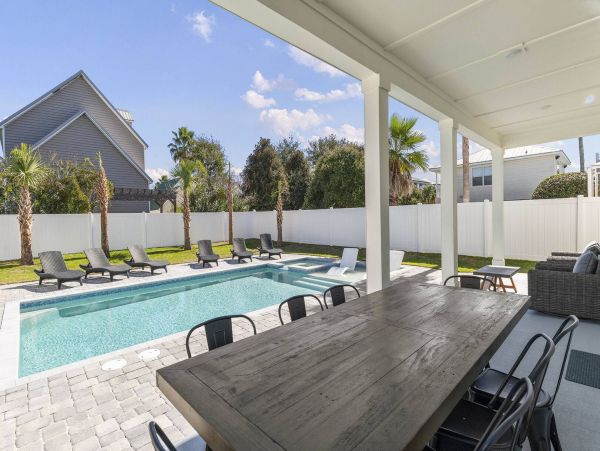 Destin Luxury Vacation Rental with 9 Bedroom and Pool