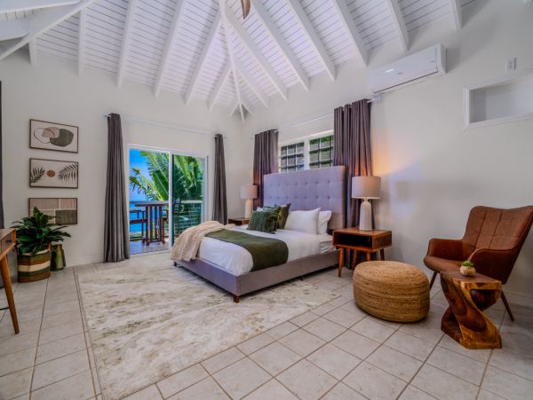 Beautiful 5 Bedroom Vacation Villa in St. Thomas