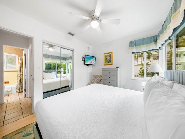 Siesta Key Vacation Rental Two Bedroom Walk to Beach