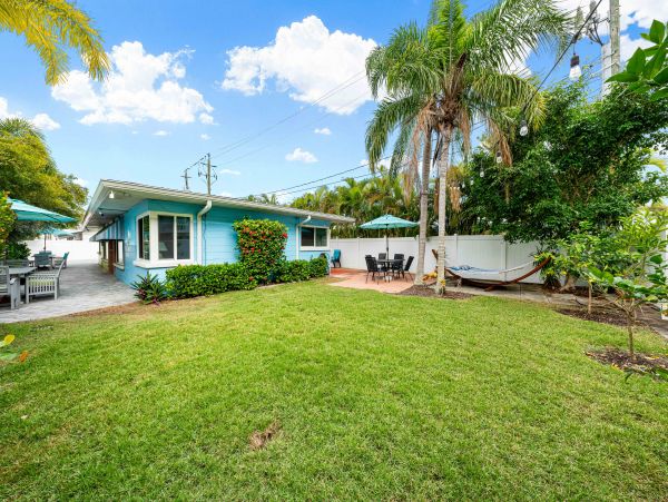 Siesta Key Vacation Rental Two Bedroom Walk to Beach