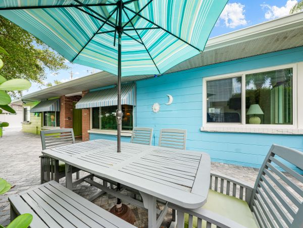Siesta Key Vacation Rental Two Bedroom Walk to Beach