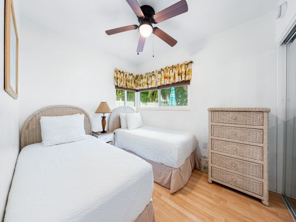 Siesta Key Vacation Rental Two Bedroom Walk to Beach