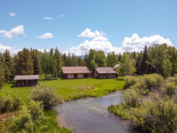 Wilson Vacation Cabin Four Bedroom