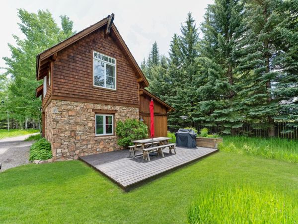 Wilson Vacation Cabin Four Bedroom