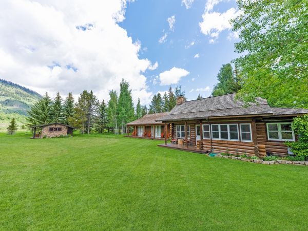 Wilson Vacation Cabin Four Bedroom