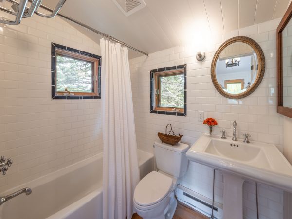 Wilson Vacation Cabin Four Bedroom