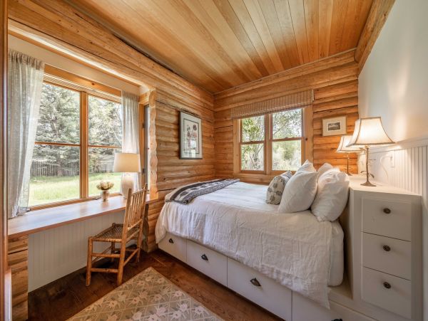 Wilson Vacation Cabin Four Bedroom