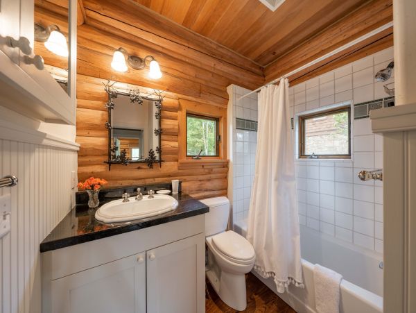 Wilson Vacation Cabin Four Bedroom
