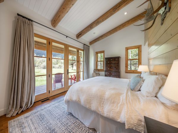 Wilson Vacation Cabin Four Bedroom